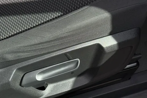 ML74ZRG Volkswagen Id. Buzz Cargo 210kW Commerce 79kWh Auto Thumbnail #34