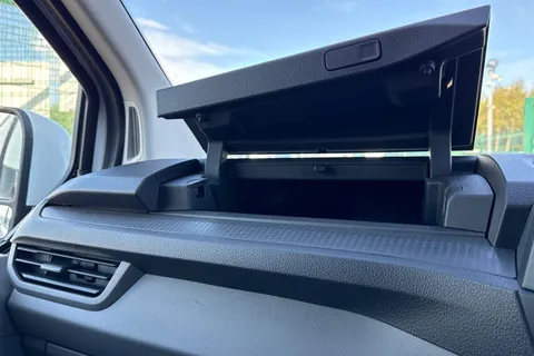 DF25JZT Volkswagen E-Transporter 100kW 65kWh Commerce Plus Van Auto Thumbnail #34