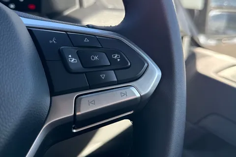 DF25JZT Volkswagen E-Transporter 100kW 65kWh Commerce Plus Van Auto Thumbnail #36