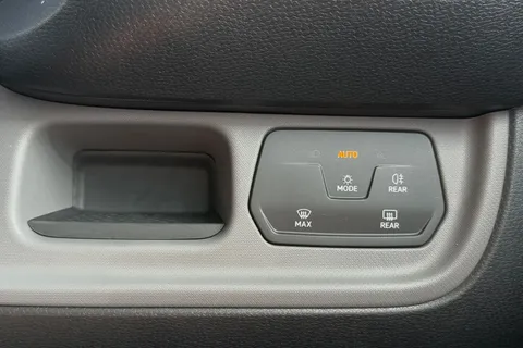 ML74ZRG Volkswagen Id. Buzz Cargo 210kW Commerce 79kWh Auto Thumbnail #37