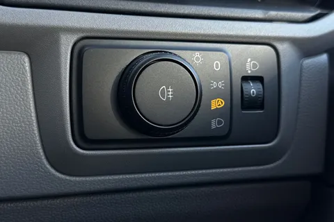 DF25BPV Volkswagen Transporter 160kW 65kWh Commerce Pro Van Auto Thumbnail #35