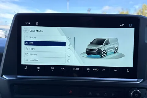 DF25JZT Volkswagen E-Transporter 100kW 65kWh Commerce Plus Van Auto Thumbnail #41