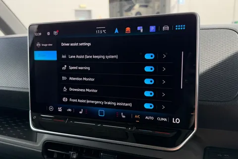 ML74ZRG Volkswagen Id. Buzz Cargo 210kW Commerce 79kWh Auto Thumbnail #45