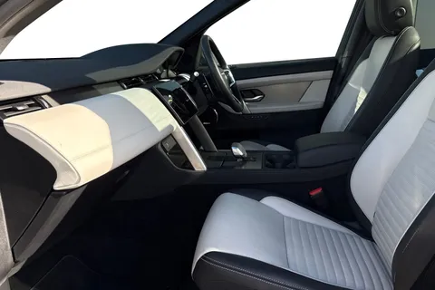 DL74GZP Land Rover Discovery Sport 2.0 D200 Dynamic HSE 5dr Thumbnail #4