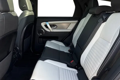 DL74GZP Land Rover Discovery Sport 2.0 D200 Dynamic HSE 5dr Thumbnail #5