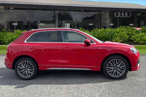 CP22VBV Audi Q3 S line 35 TDI 150 PS S tronic Thumbnail #4