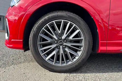 CP22VBV Audi Q3 S line 35 TDI 150 PS S tronic Thumbnail #7