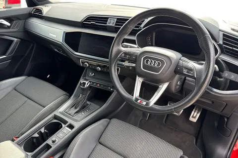 CP22VBV Audi Q3 S line 35 TDI 150 PS S tronic Thumbnail #8