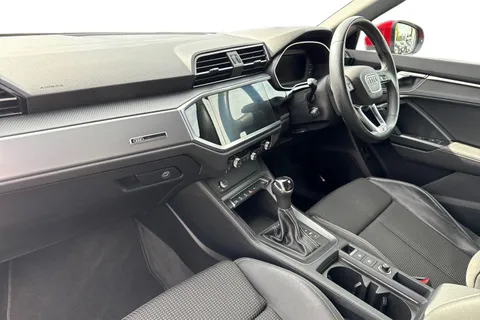 CP22VBV Audi Q3 S line 35 TDI 150 PS S tronic Thumbnail #9