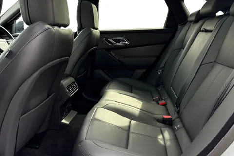 KJ25XJL Land Rover Range Rover Velar 2.0 P400e 19.2kWh Dynamic HSE SUV 5dr Petrol Plug-in Hybrid Auto 4WD Euro 6 (s/s) (404 ps) Thumbnail #4