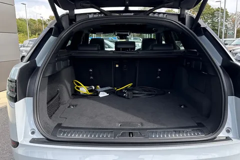 KJ25XJL Land Rover Range Rover Velar 2.0 P400e 19.2kWh Dynamic HSE SUV 5dr Petrol Plug-in Hybrid Auto 4WD Euro 6 (s/s) (404 ps) Thumbnail #11