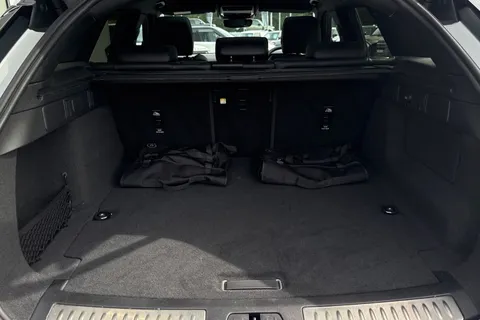 KW73YDN Land Rover Range Rover Velar 2.0 P400e Dynamic SE 5dr Thumbnail #11