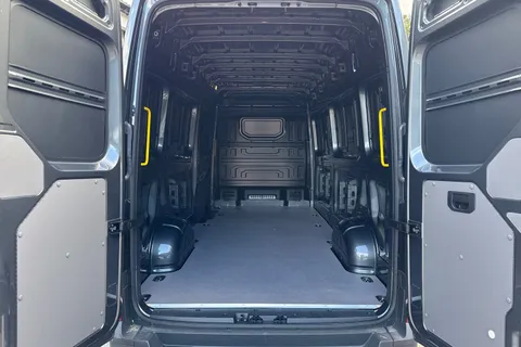 DG25EJA Volkswagen Crafter CR35 Panel van Commerce Plus LWB 177 PS 2.0 TDI 8sp Automatic FWD Thumbnail #7