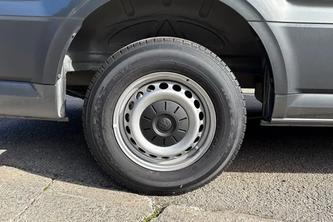 DG25EJA Volkswagen Crafter CR35 Panel van Commerce Plus LWB 177 PS 2.0 TDI 8sp Automatic FWD Thumbnail #11