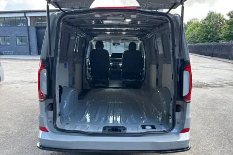 PJ25VOU Volkswagen Transporter T28 Panel Van Commerce Pro SWB 150 PS 2.0 TDI 8sp Automatic Thumbnail #7