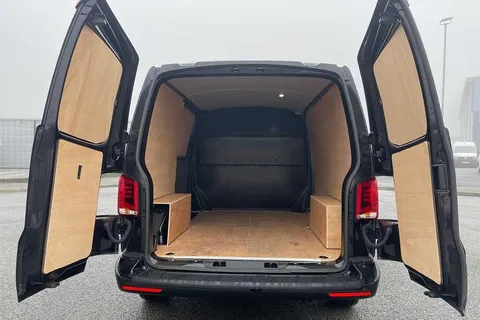 DF74HLY Volkswagen Transporter 2.0 TDI 110 Highline Van Thumbnail #9