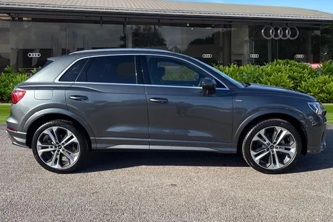 Audi Q3 1.5 TFSI CoD 35 S line S Tronic Euro 6 (s/s) 5dr Thumbnail #4
