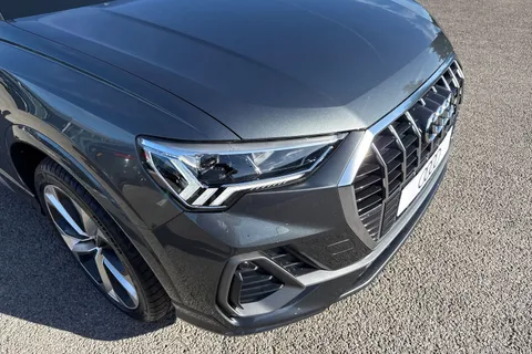 Audi Q3 1.5 TFSI CoD 35 S line S Tronic Euro 6 (s/s) 5dr Thumbnail #9
