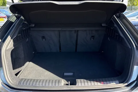 KM74WYP Audi A3 Black Edition 35 TFSI 150 PS S tronic Thumbnail #7