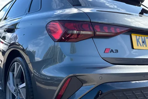 KM74WYP Audi A3 Black Edition 35 TFSI 150 PS S tronic Thumbnail #8