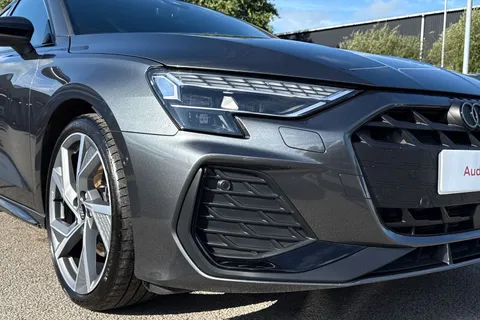 KM74WYP Audi A3 Black Edition 35 TFSI 150 PS S tronic Thumbnail #9