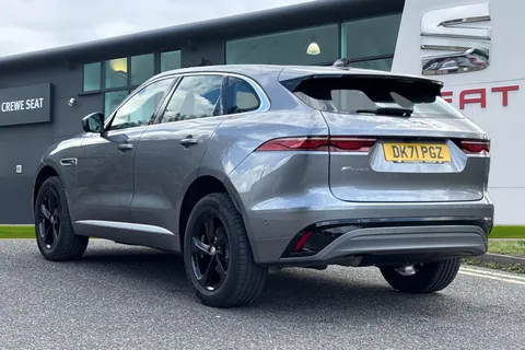 DK71PGZ Jaguar F-Pace 2.0 D200 MHEV R-Dynamic S Auto AWD Euro 6 (s/s) 5dr Thumbnail #3