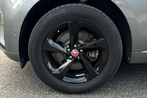 DK71PGZ Jaguar F-Pace 2.0 D200 MHEV R-Dynamic S Auto AWD Euro 6 (s/s) 5dr Thumbnail #7