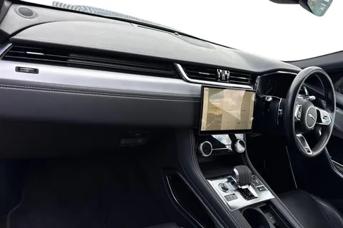 DK71PGZ Jaguar F-Pace 2.0 D200 MHEV R-Dynamic S Auto AWD Euro 6 (s/s) 5dr Thumbnail #9
