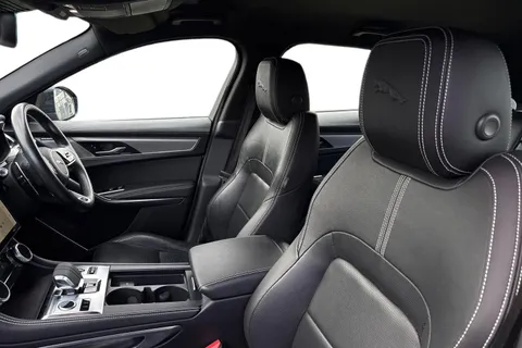 DK71PGZ Jaguar F-Pace 2.0 D200 MHEV R-Dynamic S Auto AWD Euro 6 (s/s) 5dr Thumbnail #11