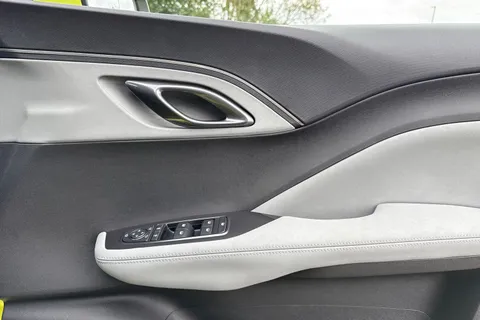 DS25TNV BYD Dolphin Surf 43.2kWh Boost Auto 5dr Thumbnail #19