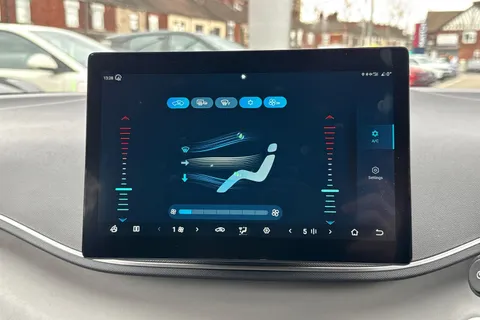 DS25TNV BYD Dolphin Surf 43.2kWh Boost Auto 5dr Thumbnail #20