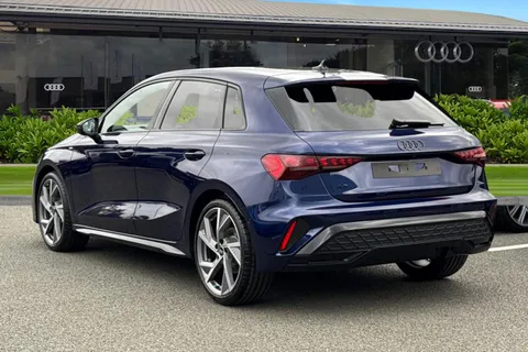  Audi A3 1.5 TFSI Black Edition Sportback Euro 6 (s/s) 5dr Thumbnail #3