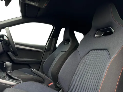 KJ25RXV SEAT Arona 1.0 TSI 115 FR Black Edition 5dr DSG ** DELIVERY MILEAGE** Thumbnail #11