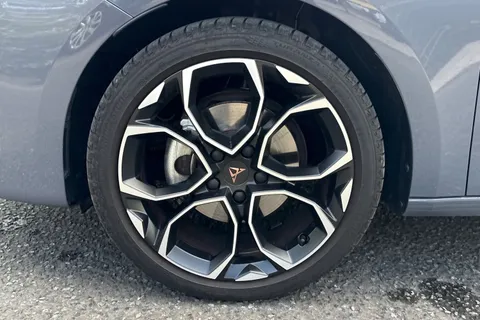 DK25XYW CUPRA Leon 1.5 eTSI V1 DSG Euro 6 (s/s) 5dr Thumbnail #11