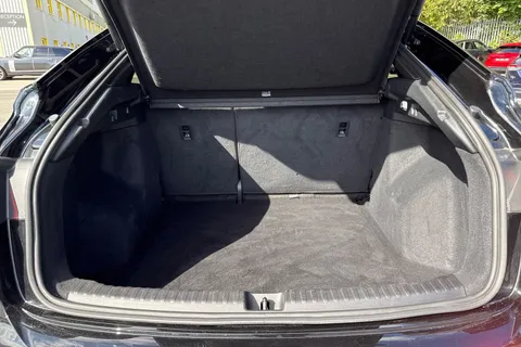 YG72VTV Audi Q4 e-tron Q4 Sportback S line 35 e-tron 125,00 kW Thumbnail #7