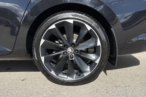 12 of 64 for SKODA SUPERB 1.4 TSI iV Sport Line Plus DSG 5dr