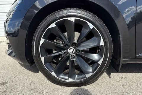 13 of 64 for SKODA SUPERB 1.4 TSI iV Sport Line Plus DSG 5dr