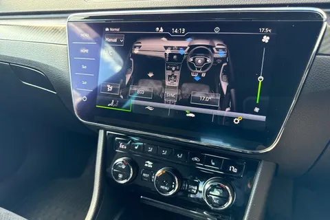 22 of 64 for SKODA SUPERB 1.4 TSI iV Sport Line Plus DSG 5dr