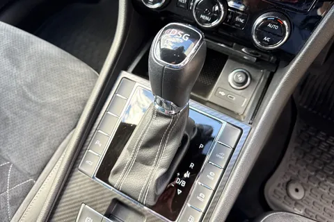 23 of 64 for SKODA SUPERB 1.4 TSI iV Sport Line Plus DSG 5dr