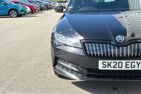 25 of 64 for SKODA SUPERB 1.4 TSI iV Sport Line Plus DSG 5dr