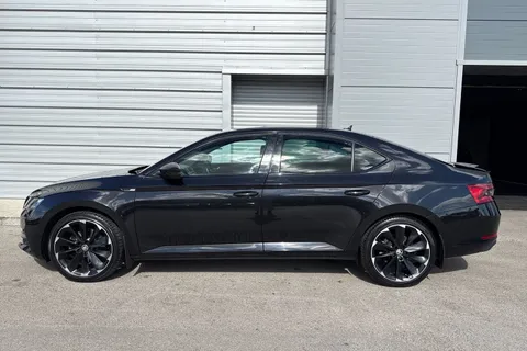 39 of 64 for SKODA SUPERB 1.4 TSI iV Sport Line Plus DSG 5dr