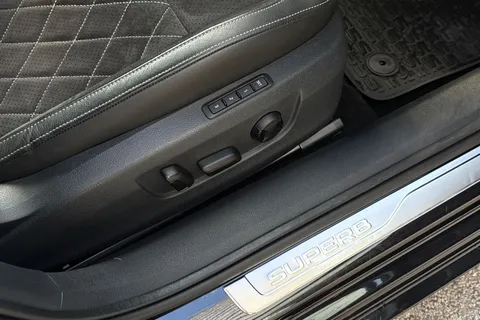 43 of 64 for SKODA SUPERB 1.4 TSI iV Sport Line Plus DSG 5dr