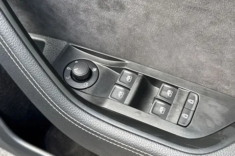 44 of 64 for SKODA SUPERB 1.4 TSI iV Sport Line Plus DSG 5dr