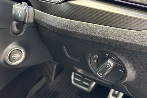 45 of 64 for SKODA SUPERB 1.4 TSI iV Sport Line Plus DSG 5dr