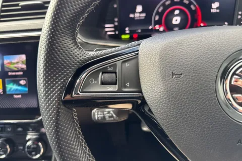 58 of 64 for SKODA SUPERB 1.4 TSI iV Sport Line Plus DSG 5dr