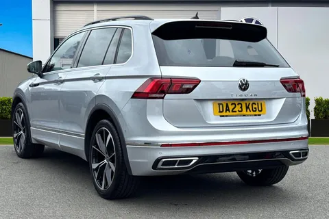 DA23KGU Volkswagen Tiguan 1.5 TSI (EVO) DSG R-Line Edition | | Panoramic sunroof Thumbnail #3