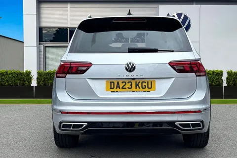 DA23KGU Volkswagen Tiguan 1.5 TSI (EVO) DSG R-Line Edition | | Panoramic sunroof Thumbnail #5