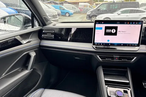 Volkswagen Tiguan 1.5 TSI eHybrid 19.7kWh R-Line DSG Euro 6 (s/s) 5dr Thumbnail #20