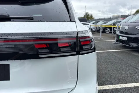 Volkswagen Tiguan 1.5 TSI eHybrid 19.7kWh R-Line DSG Euro 6 (s/s) 5dr Thumbnail #30