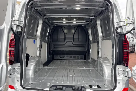 BT25CUY Volkswagen Transporter 2.0 TDI 110 Commerce Pro Van Thumbnail #7